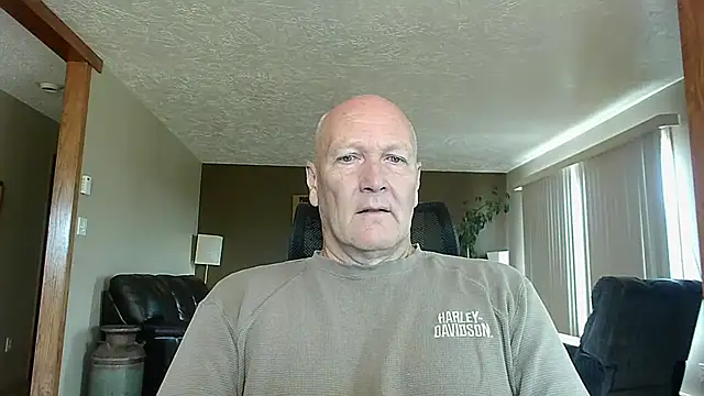 Snapshot of BasicAnt chatting on September 15, 2025, 2:28 pm BasicAnt online show from September 15, 2025, 2:28 pm