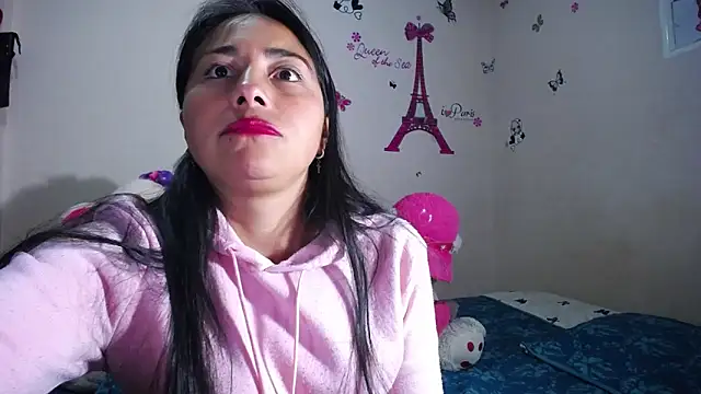 hanna girl21 online show from April 15, 2026, 1:55 am