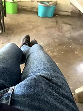 MAHKE12 online show from October 15, 2025, 9:06 am