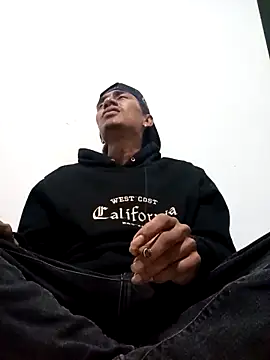 stifen  online show from December 17, 2025, 1:54 am