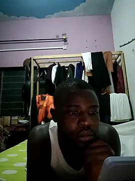 Snapshot of vannycov chatting on November 3, 2025, 11:30 pm vannycov online show from November 3, 2025, 11:30 pm