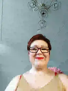 Snapshot of Fire_Night chatting on February 5, 2025, 10:19 am Fire Night online show from February 5, 2025, 10:19 am