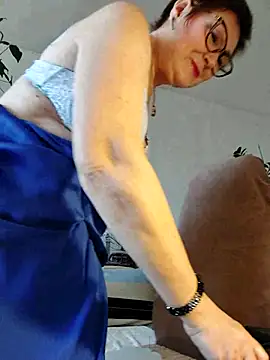 Snapshot of Fire_Night chatting on October 7, 2025, 8:37 am Fire Night online show from October 7, 2025, 8:37 am