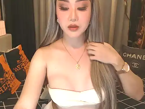 Snapshot of JustForCassie chatting on May 18, 2026, 5:56 am JustForCassie online show from May 18, 2026, 5:56 am