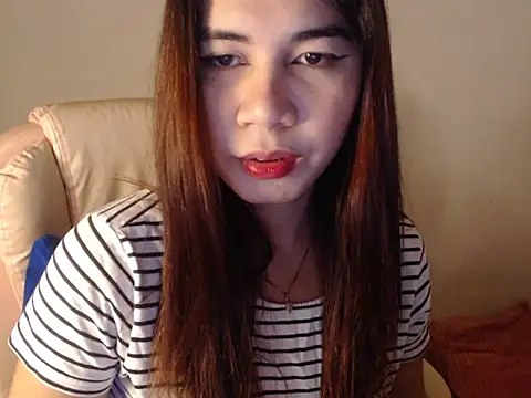 Snapshot of TransPetite1 chatting on March 7, 2025, 2:46 am TransPetite1 online show from March 7, 2025, 2:46 am