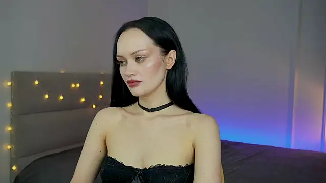 Snapshot of QueenAliss chatting on July 4, 2026, 4:30 am QueenAliss online show from July 4, 2026, 4:30 am