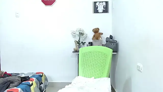 Snapshot of -Anarka- chatting on November 21, 2025, 6:51 pm -Anarka- online show from November 21, 2025, 6:51 pm