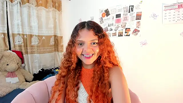 Snapshot of ValienteGirl_ chatting on January 15, 2025, 3:00 am ValienteGirl online show from January 15, 2025, 3:00 am