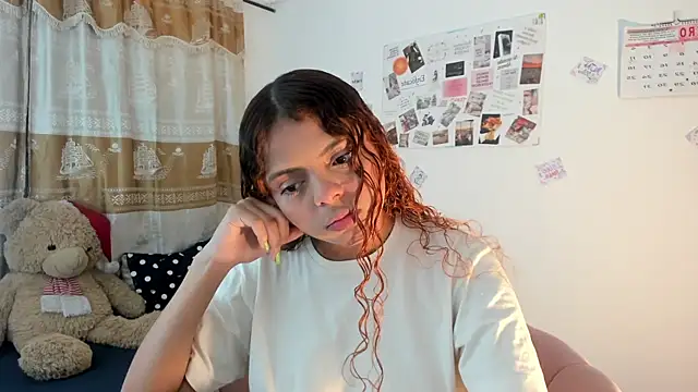 Snapshot of ValienteGirl_ chatting on January 18, 2025, 3:20 am ValienteGirl online show from January 18, 2025, 3:20 am