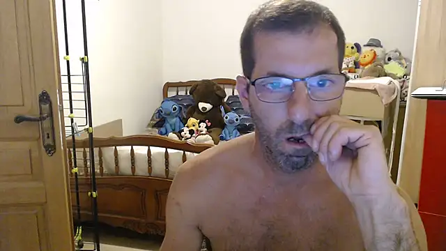 Snapshot of steph19x5 chatting on July 28, 2026, 3:32 pm steph19x5 online show from July 28, 2026, 3:32 pm