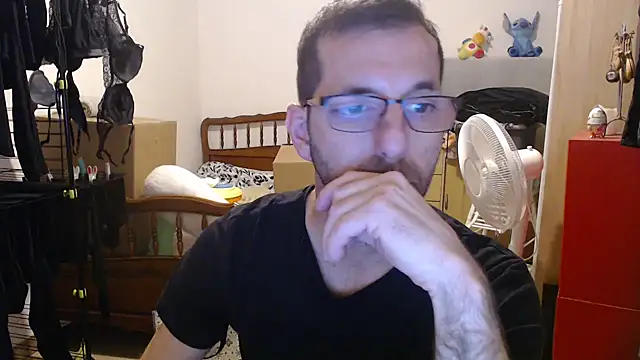 Snapshot of steph19x5 chatting on December 5, 2025, 5:22 pm steph19x5 online show from December 5, 2025, 5:22 pm