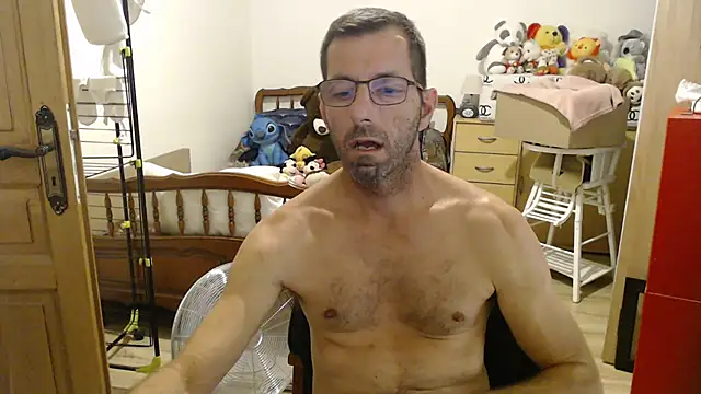 Snapshot of steph19x5 chatting on July 10, 2026, 3:34 pm steph19x5 online show from July 10, 2026, 3:34 pm