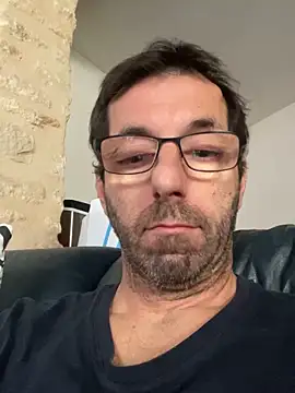 Snapshot of steph19x5 chatting on November 27, 2025, 9:10 am steph19x5 online show from November 27, 2025, 9:10 am