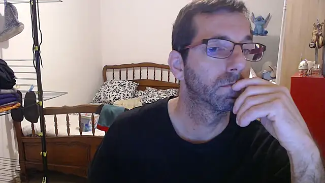 Snapshot of steph19x5 chatting on October 25, 2025, 8:35 am steph19x5 online show from October 25, 2025, 8:35 am