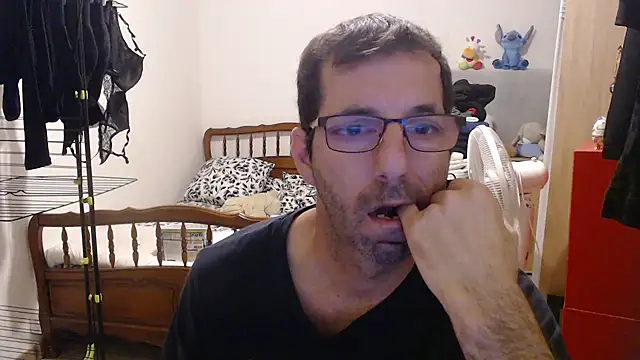 Snapshot of steph19x5 chatting on October 31, 2025, 5:59 am steph19x5 online show from October 31, 2025, 5:59 am