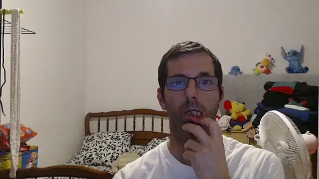 Snapshot of steph19x5 chatting on November 5, 2025, 4:10 pm steph19x5 online show from November 5, 2025, 4:10 pm