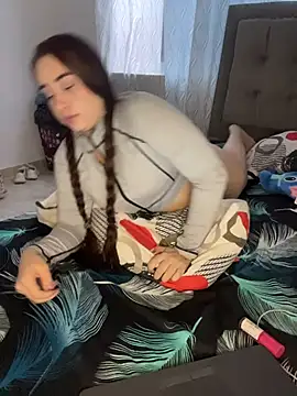 Snapshot of Elena222_ chatting on November 25, 2025, 10:32 pm Elena222 online show from November 25, 2025, 10:32 pm