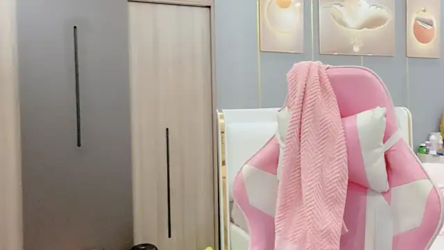 Snapshot of ANNA102 chatting on January 30, 2025, 7:18 am ANNA102 online show from January 30, 2025, 7:18 am