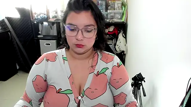 aika-dreams online show from October 27, 2025, 1:34 pm