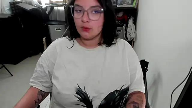 aika-dreams online show from November 6, 2025, 1:26 pm