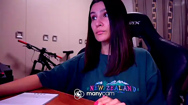 Snapshot of GodlyTheia chatting on February 26, 2025, 5:00 pm GodlyTheia online show from February 26, 2025, 5:00 pm