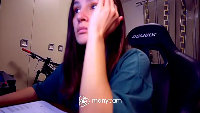 Snapshot of GodlyTheia chatting on February 25, 2025, 4:46 pm GodlyTheia online show from February 25, 2025, 4:46 pm