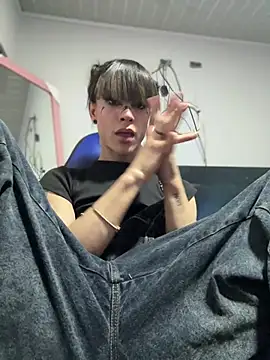 stormytt  online show from March 8, 2025, 8:35 pm