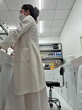 HinaLovely online show from February 24, 2026, 9:43 am