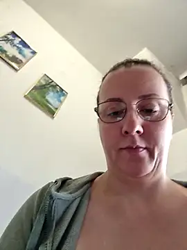 Snapshot of Goodass7 chatting on December 14, 2025, 9:15 am Goodass7 online show from December 14, 2025, 9:15 am