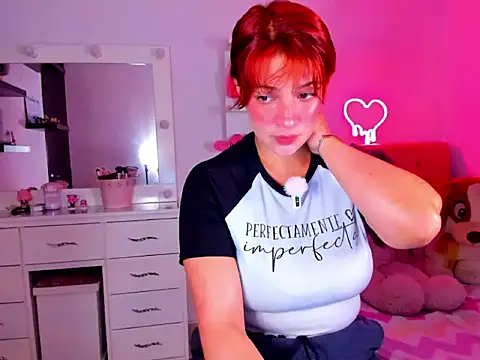 Snapshot of Vannessa__Shy chatting on May 25, 2026, 7:45 pm Vannessa Shy online show from May 25, 2026, 7:45 pm
