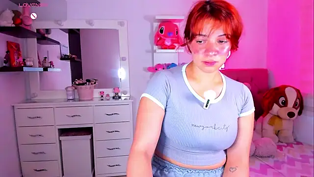 Snapshot of Vannessa__Shy chatting on May 11, 2026, 8:39 pm Vannessa Shy online show from May 11, 2026, 8:39 pm