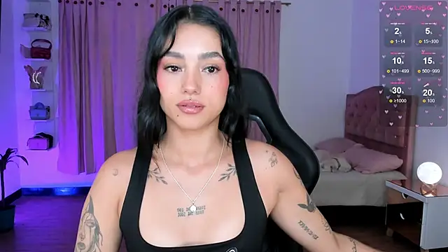 Snapshot of Lizzie_corner_v chatting on February 23, 2026, 11:27 pm Lizzie corner v online show from February 23, 2026, 11:27 pm