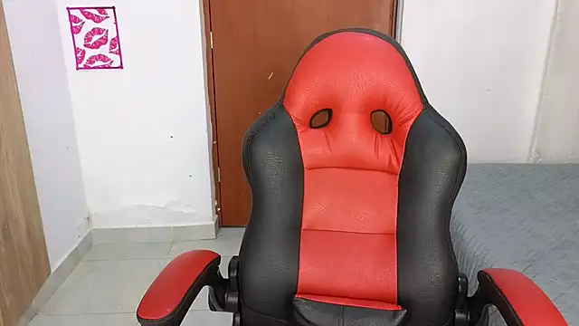 Snapshot of SexyLeilaa chatting on November 6, 2025, 12:47 am SexyLeilaa online show from November 6, 2025, 12:47 am