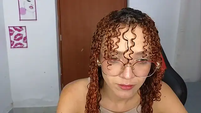 Snapshot of SexyLeilaa chatting on October 29, 2025, 1:26 am SexyLeilaa online show from October 29, 2025, 1:26 am