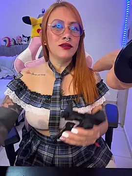 Luna Paris  online show from February 27, 2026, 2:39 pm