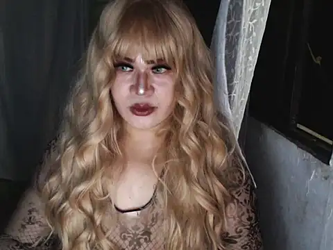 Hugeladycockmarga online show from February 4, 2026, 11:38 am