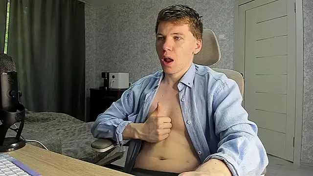 Snapshot of Bananas_dick chatting on June 23, 2026, 8:45 am Bananas dick online show from June 23, 2026, 8:45 am
