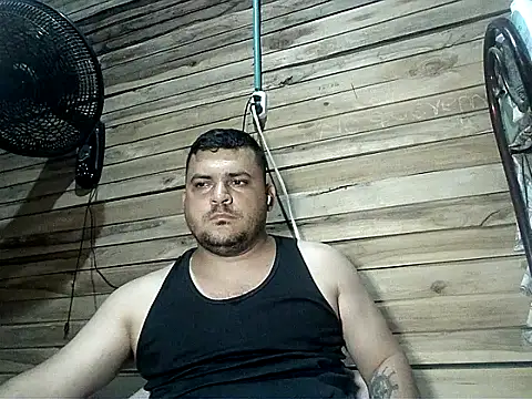 Snapshot of Arcangel_05 chatting on April 13, 2026, 5:00 am Arcangel 05 online show from April 13, 2026, 5:00 am