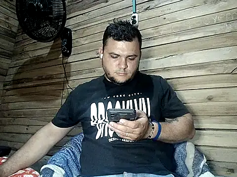 Snapshot of Arcangel_05 chatting on May 10, 2026, 4:38 am Arcangel 05 online show from May 10, 2026, 4:38 am