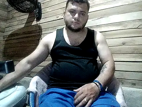 Snapshot of Arcangel_05 chatting on May 6, 2026, 5:11 am Arcangel 05 online show from May 6, 2026, 5:11 am