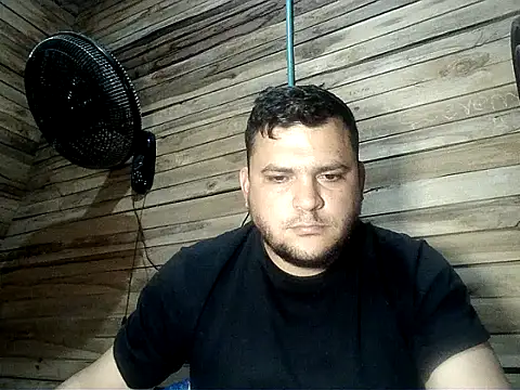 Snapshot of Arcangel_05 chatting on May 8, 2026, 4:49 am Arcangel 05 online show from May 8, 2026, 4:49 am