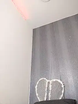 Amira Milker online show from February 26, 2025, 7:10 pm