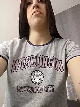 Amira Milker online show from March 10, 2025, 1:10 pm