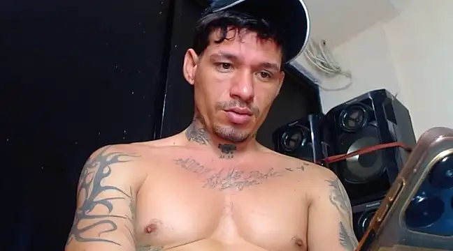 Snapshot of sebas_bigcock69 chatting on February 12, 2025, 4:23 am sebas bigcock69 online show from February 12, 2025, 4:23 am