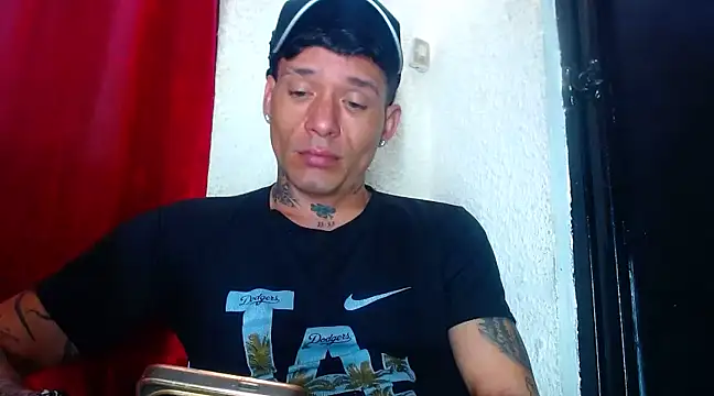 Snapshot of sebas_bigcock69 chatting on February 21, 2025, 2:38 pm sebas bigcock69 online show from February 21, 2025, 2:38 pm