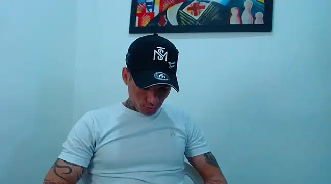 Snapshot of sebas_bigcock69 chatting on December 17, 2024, 3:06 am sebas bigcock69 online show from December 17, 2024, 3:06 am