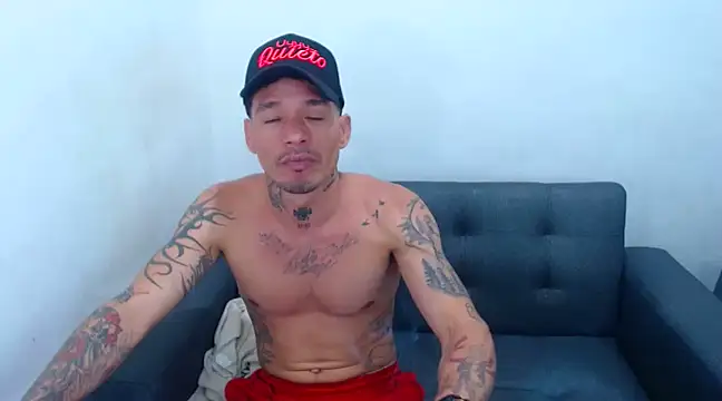 Snapshot of sebas_bigcock69 chatting on January 11, 2025, 5:31 am sebas bigcock69 online show from January 11, 2025, 5:31 am