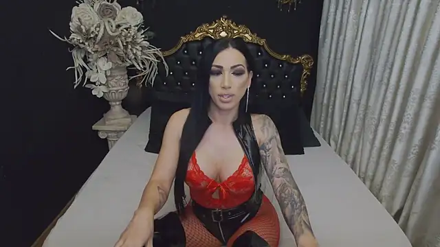 MichaelaDark online show from February 13, 2026, 4:01 am