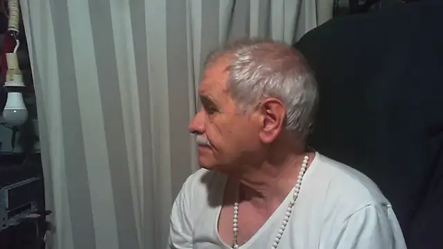 Snapshot of nonnomaturobisex chatting on May 21, 2026, 8:44 am nonnomaturobisex online show from May 21, 2026, 8:44 am