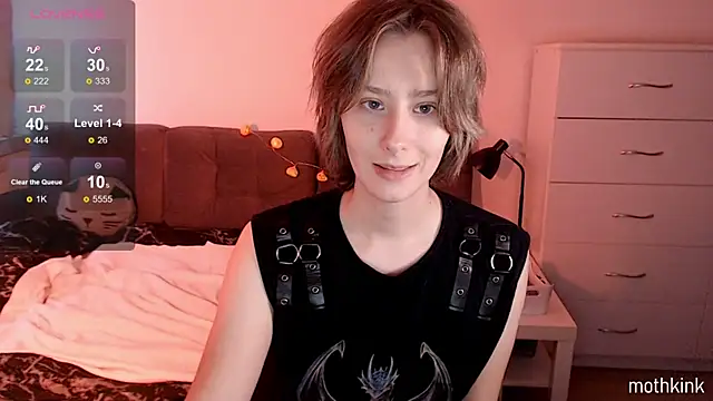 Snapshot of mothkink chatting on October 27, 2025, 2:51 pm mothkink online show from October 27, 2025, 2:51 pm